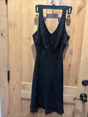 Tahari Black Sleeveless V-Neck Midi Dress NWT